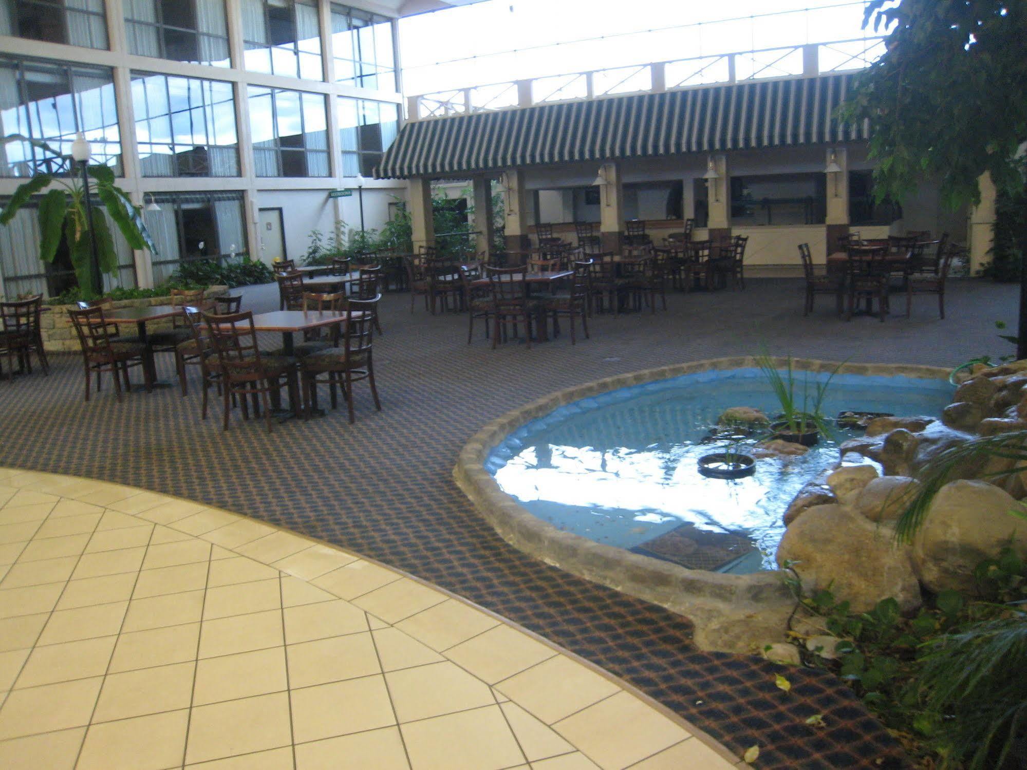 Days By Wyndham Airport Hotel 3*